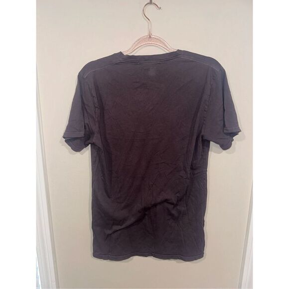 Rogues Gallery Gray Fan Tshirt M V Neck Y2K - Picture 5 of 5